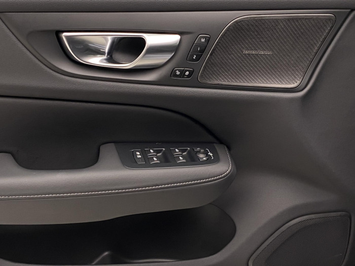 Volvo V60 T8 AWD PLUG-IN BRIGHT ULTRA CZ