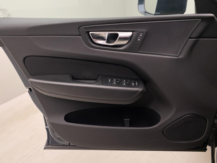 Volvo XC60 D4 MOMENTUM AUT 1.maj 2.0 d Momentum