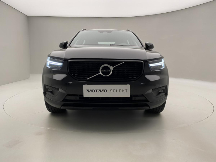 Volvo XC40 B4 R-DESIGN AUT REZERVACE