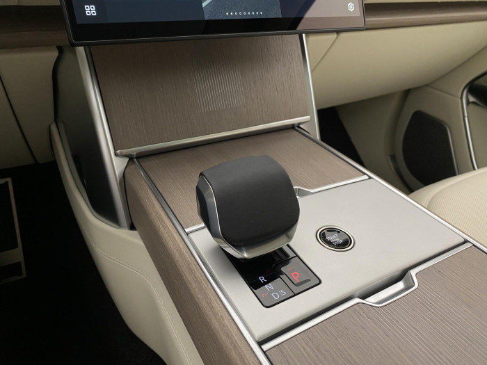 Land Rover Range Rover D350 AUTOBIOGRAPHY LWB 3.0 d