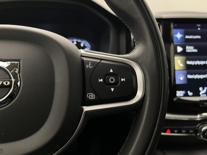 Volvo XC60 B5 AWD MOMENTUM AUT 2.0 Momentum