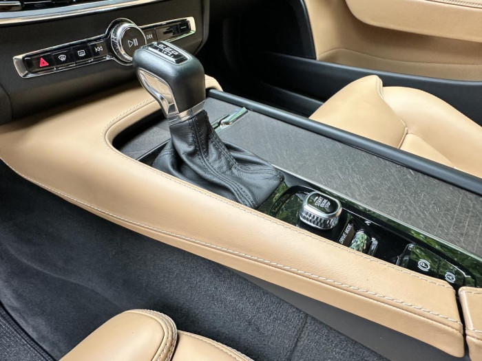 Volvo V90 CROSS COUNTRY D5 AWD REZERVACE 2.0 d