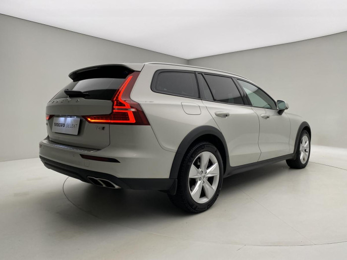 Volvo V60 CC T5 AWD MOMENTUM REZERVACE 2.0 CC CC Momentum