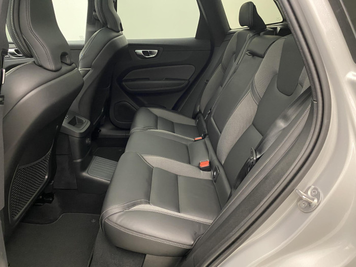 Volvo XC60 T6 AWD PLUG-IN DARK PLUS CZ