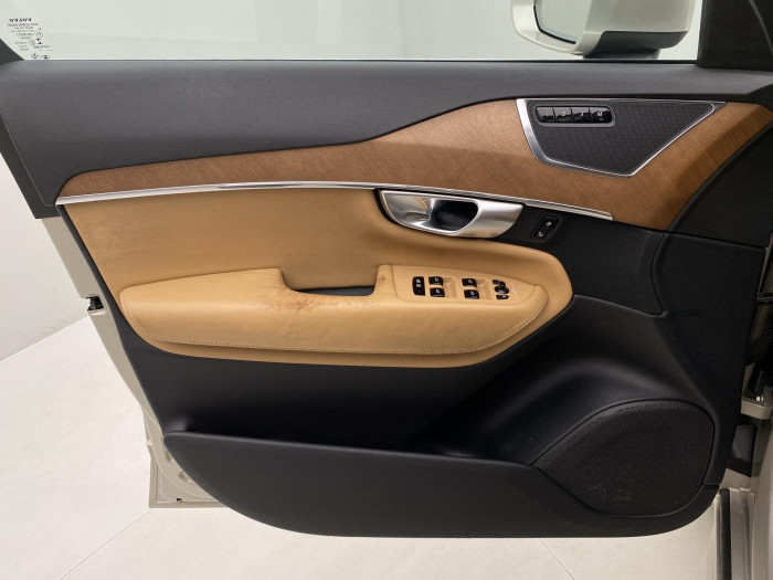 Volvo XC90 D5 AWD INSCRIPTION AUT CZ 2.0 d