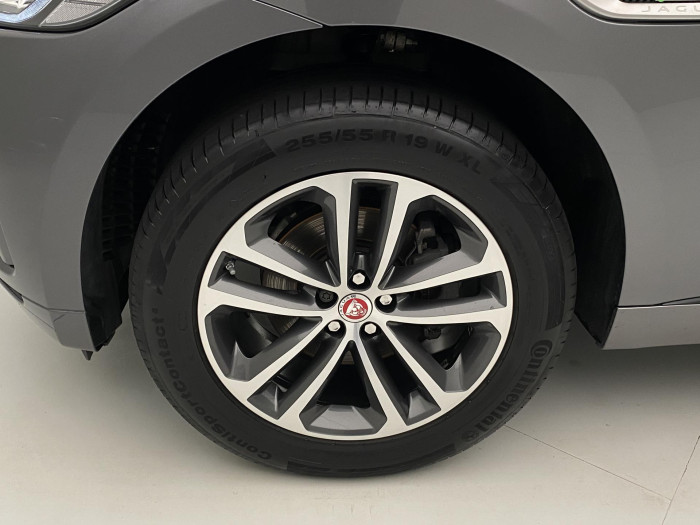 Jaguar F-Pace 20d R-SPORT AWD REZERVACE 2.0 d Sport