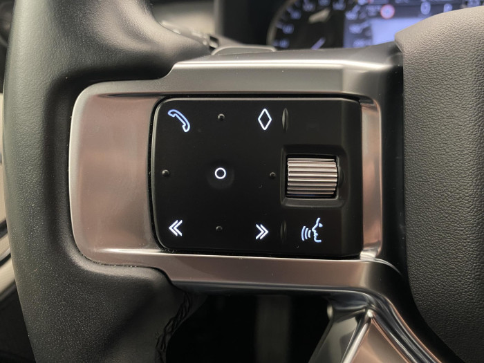 Land Rover Discovery D300 AWD AUT CZ 7míst 3.0 d