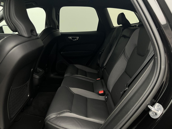 Volvo XC60 B5 AWD BLACK EDITION AUT CZ 2.0 Edition