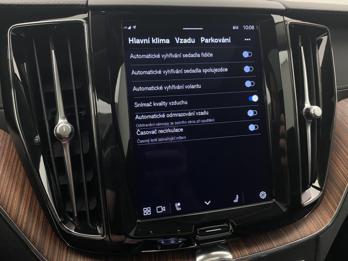 Volvo XC60 B5 AWD ULTIMATE AUT REZERVACE