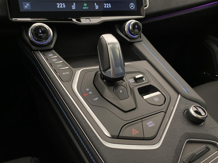 Lynk & Co 01 PHEV DCT AUT 1.maj