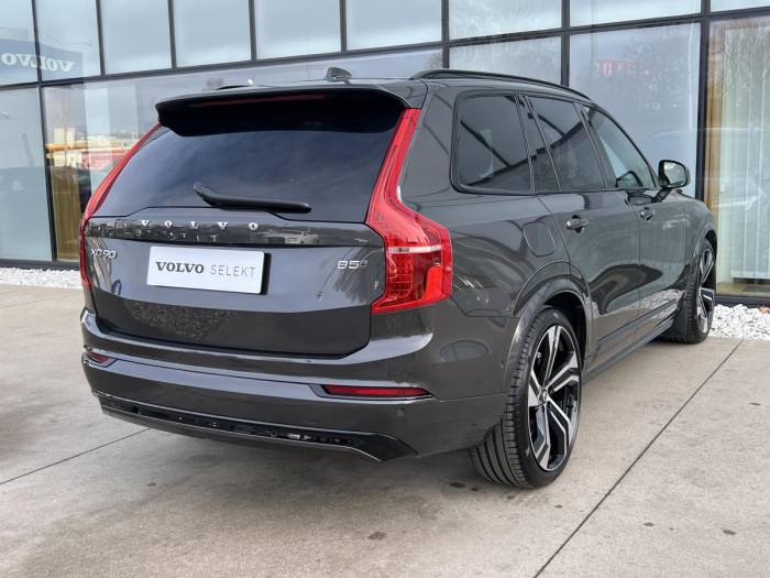 Volvo XC90 B5 AWD ULTIMATE DARK REZERVACE