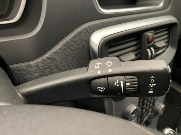 Volvo V40 D2 MOMENTUM AUT REZERVACE 2.0 d Momentum