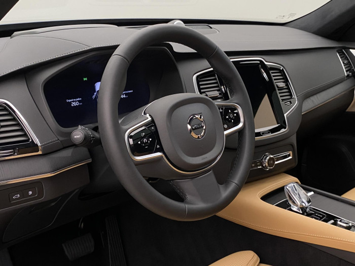 Volvo XC90 T8 AWD ULTRA DARK AUT CZ 7m