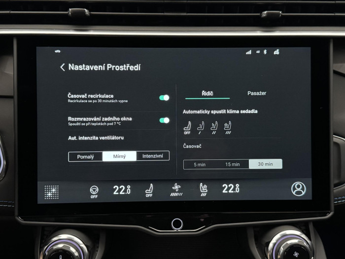 Lynk & Co 01 PHEV DCT AUT 1.maj