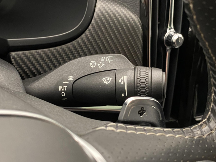 Volvo V90 D5 AWD R-DESIGN REZERVACE 2.0 d