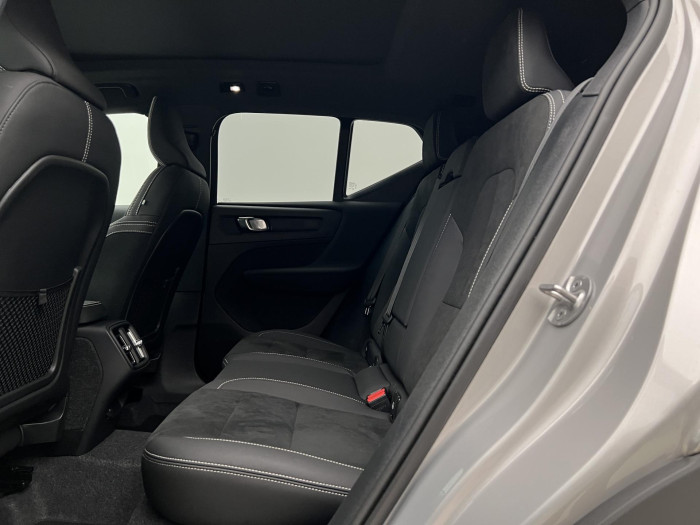 Volvo XC40 B3 ULTRA DARK AUT CZ 1.maj.