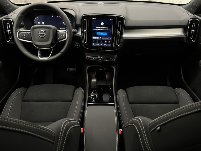 Volvo XC40 B3 AUT BLACK EDITION PLUS