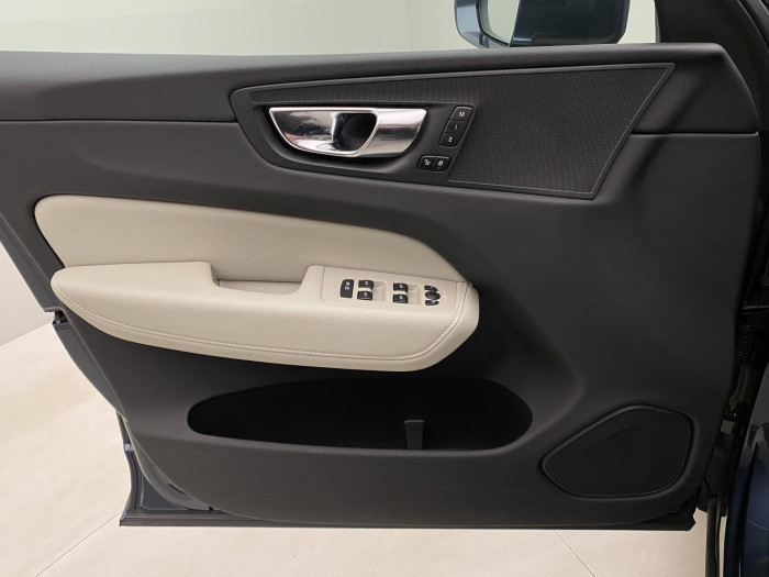Volvo XC60 B4 AWD INSCRIPTION AUT