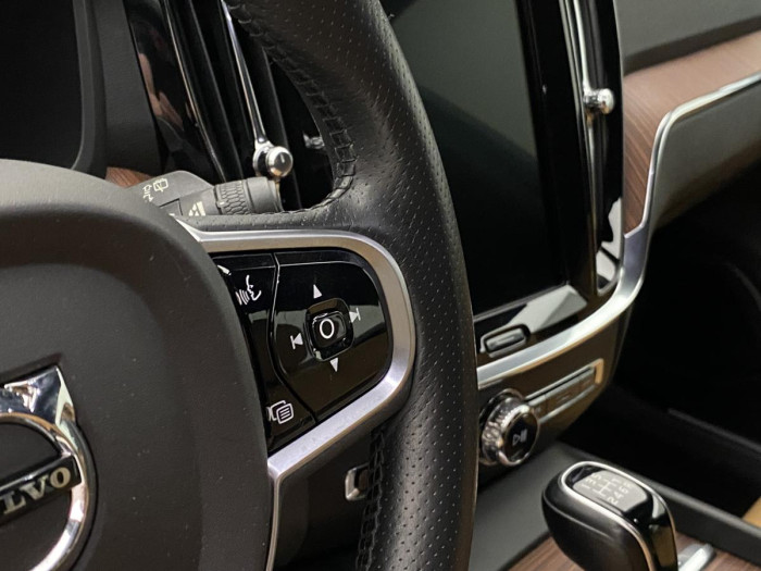 Volvo V60 D3 MOMENTUM NAVIGACE REZERVACE 2.0 d Momentum