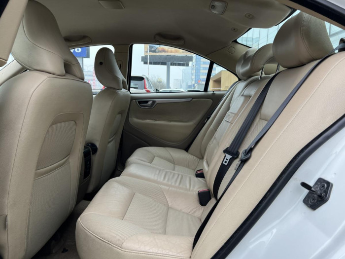 Volvo S60 2.4i MOMENTUM CZ 2.4 i Momentum