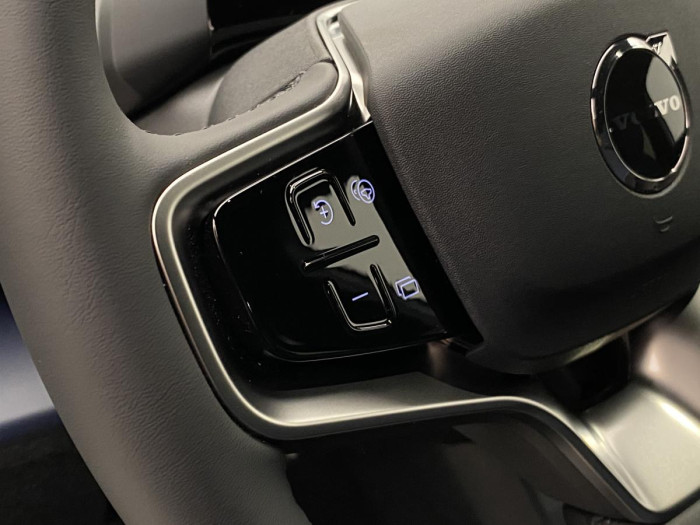 Volvo EX30 PURE ELECTRIC RECHAR. CORE RWD