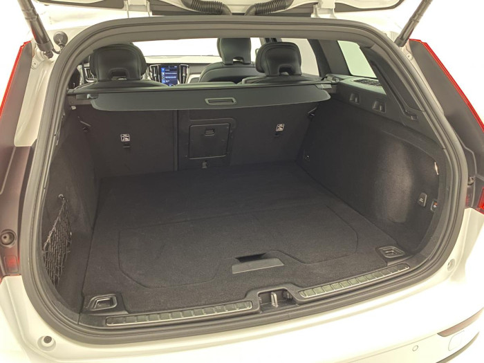 Volvo V60 T6 AWD RECHARGE REZERVACE