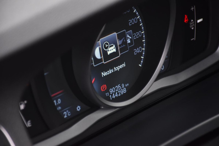 Volvo V60 D4 MOMENTUM REZERVACE 2.0 d Momentum