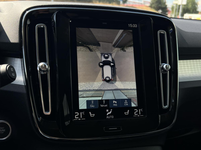 Volvo XC40 B4 AWD MOMENTUM Aut REZERVACE 2.0 Momentum