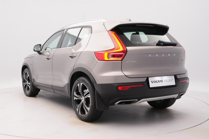 Volvo XC40 T5 RECHARGE REZERVACE