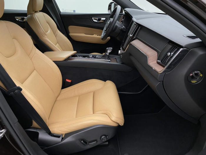 Volvo XC60 D4 INSCRIPTION AUT REZERVACE 2.0 d