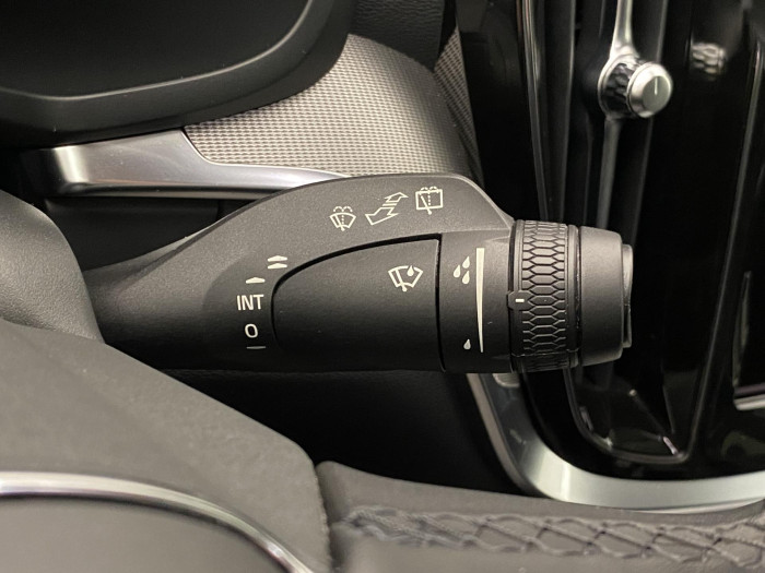 Volvo V60 B4 DARK PLUS AUT CZ