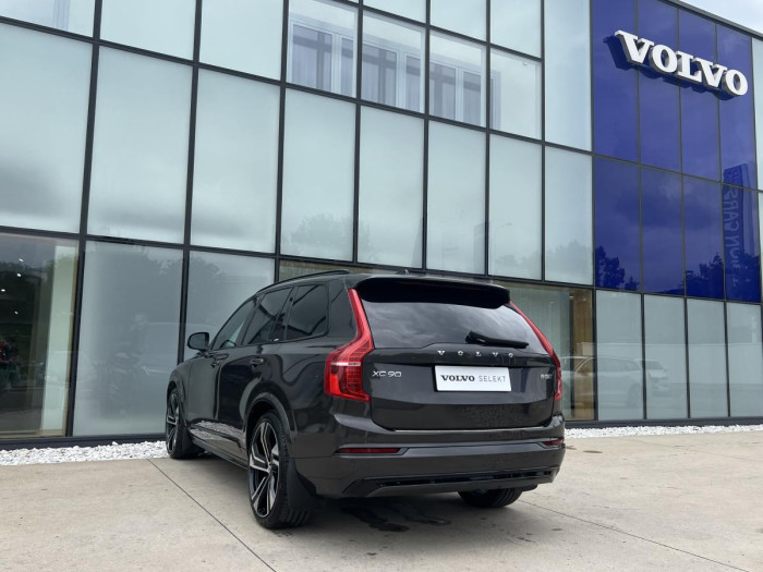 Volvo XC90 B5 AWD DARK ULT. 7MÍSTNÁ Aut