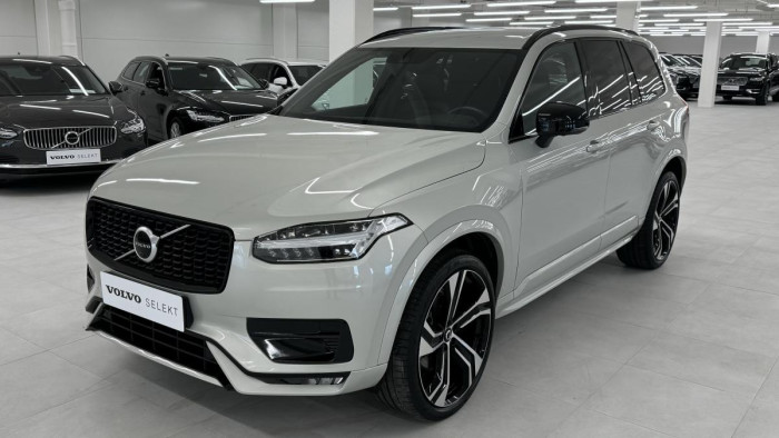 Volvo XC90 B5 AWD R-DESIGN AUT REZERVACE