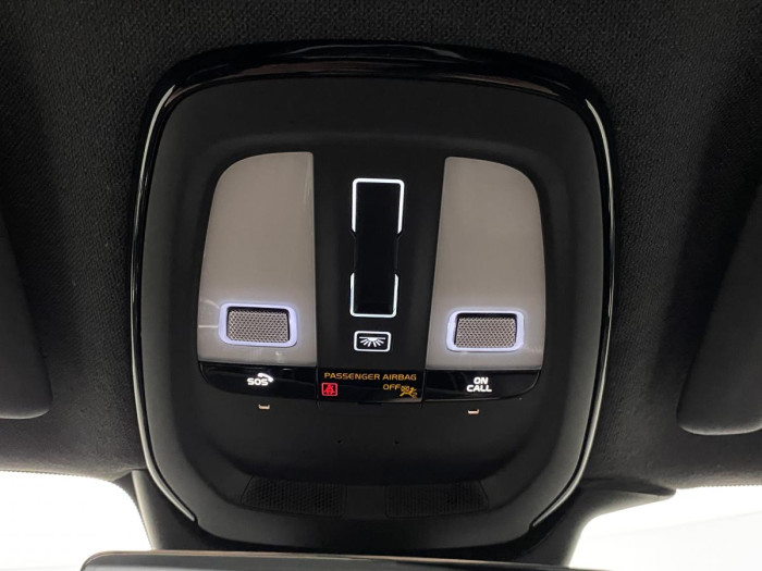 Volvo XC40 P8 AWD RECHARGE AUT REZERVACE