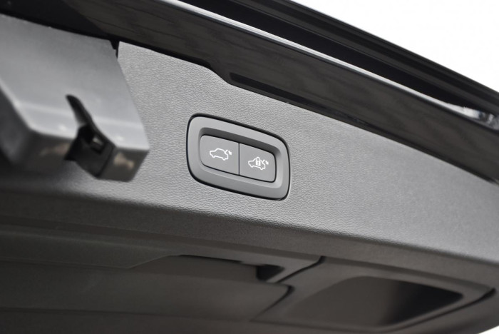 Volvo V60 CC B5 AWD ULTIMATE REZERVACE 2.0 CC CC