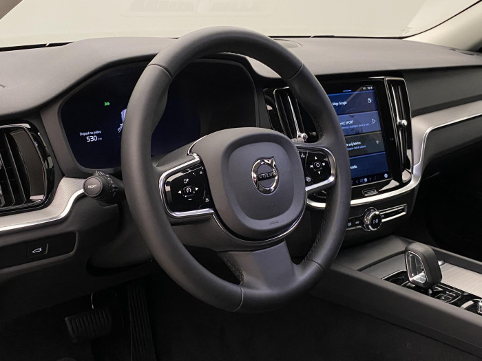 Volvo V60 B4 DARK PLUS AUT 1.maj