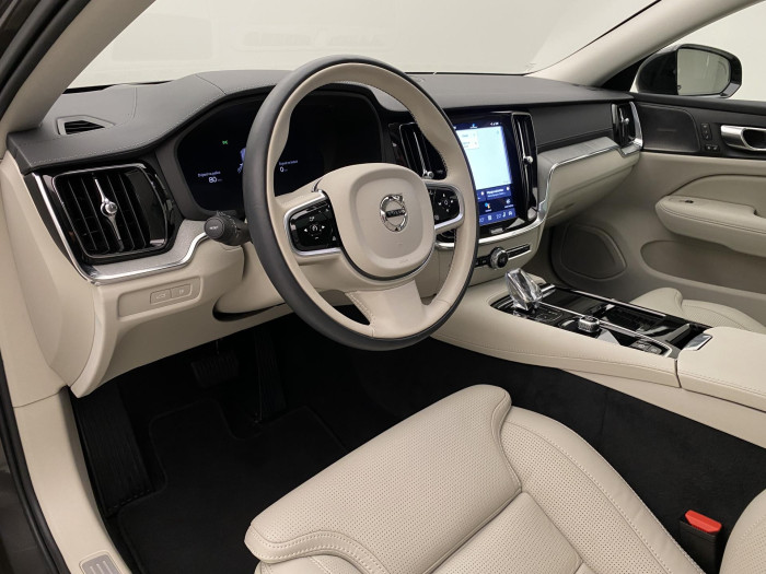 Volvo V60 T8 AWD PLUG-IN BRIGHT ULTRA CZ