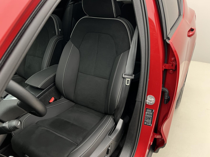 Volvo XC40 B3 ULTRA DARK AUT CZ 1.maj.