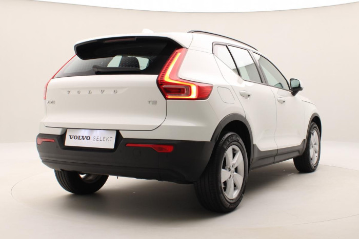 Volvo XC40 T2 MOMENTUM AUT REZERVACE 1.5 Momentum