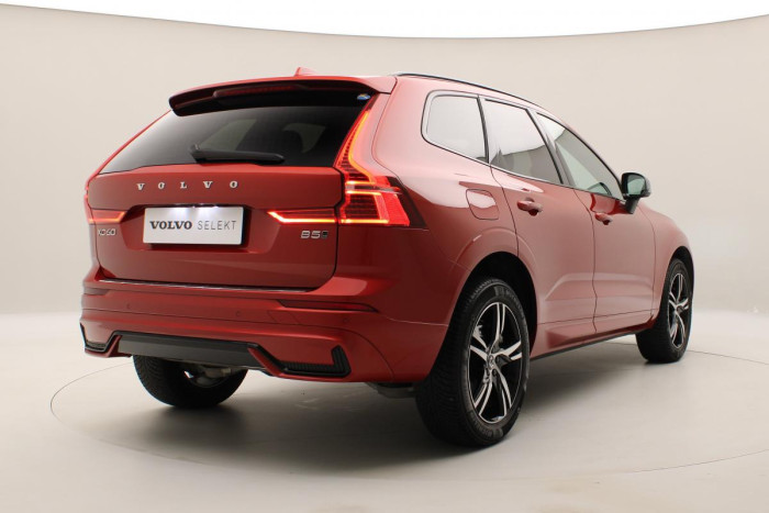 Volvo XC60 B5 AWD ULTIMATE REZERVACE
