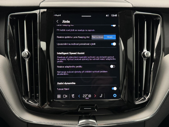 Volvo XC60 B5 AWD PLUS DARK CZ 1.maj