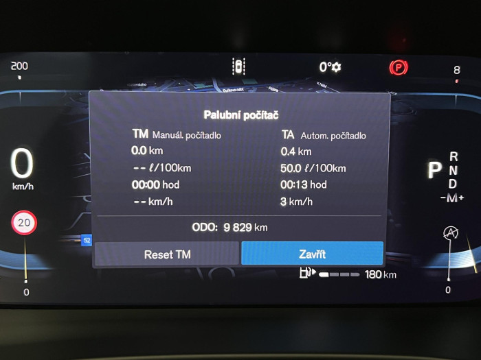 Volvo XC40 B3 PLUS DARK AUT CZ