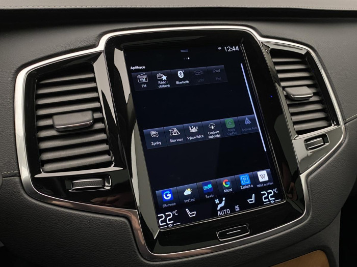 Volvo XC90 T8 AWD INSCRIPTION REZERVACE