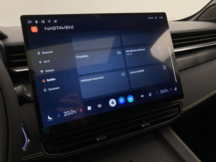 Lynk & Co 01 01 MORE PHEV DEMO