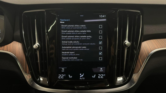 Volvo V60 T6 RECHARGE AWD REZERVACE