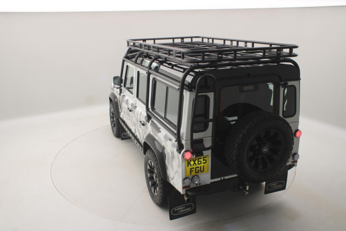 Land Rover Defender WORKS V8 TROPHY II 1 z 25 5.0 V8