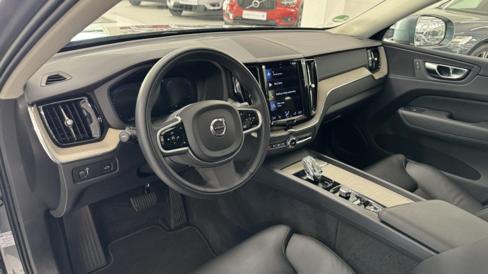 Volvo XC60 B5 AWD INSCRIPTION REZERVACE