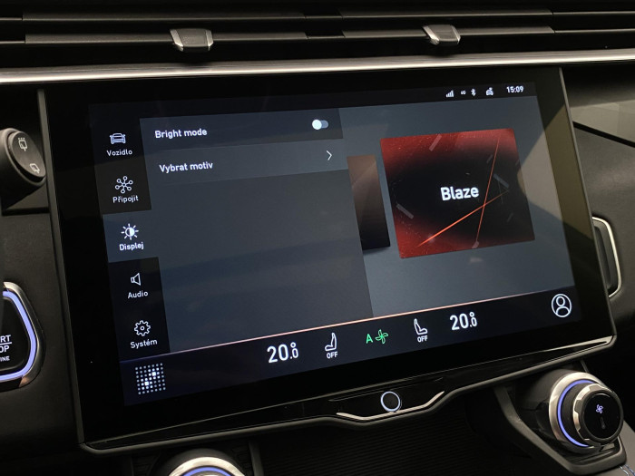 Lynk & Co 01 HEV DCT AUT 1.maj