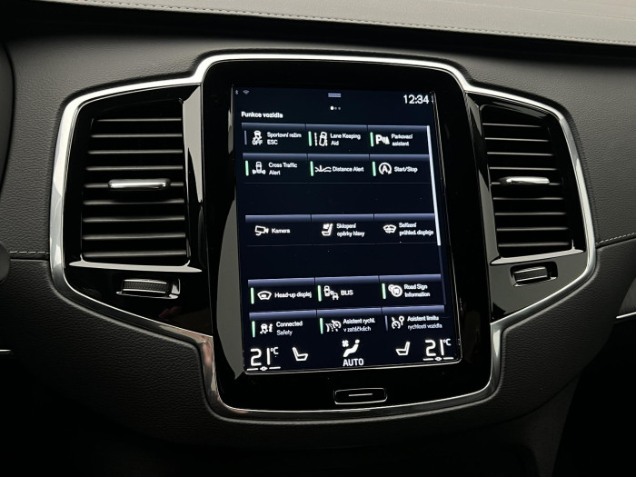 Volvo XC90 B5 AWD R-DESIGN 7MÍSTNÁ AUT