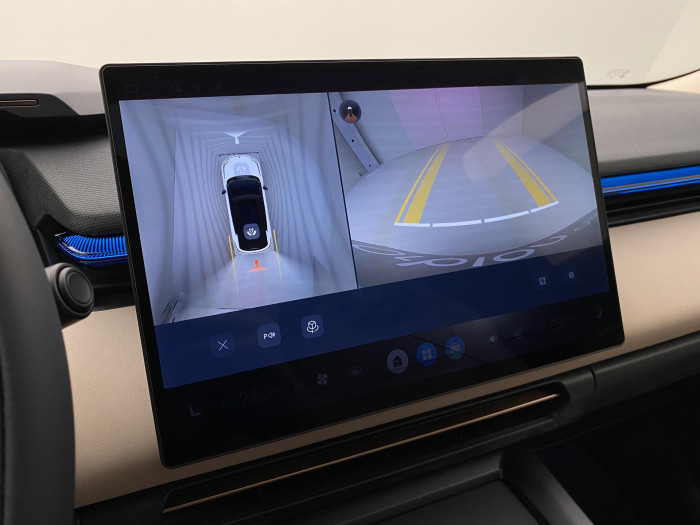 Lynk & Co 08 MORE PHEV